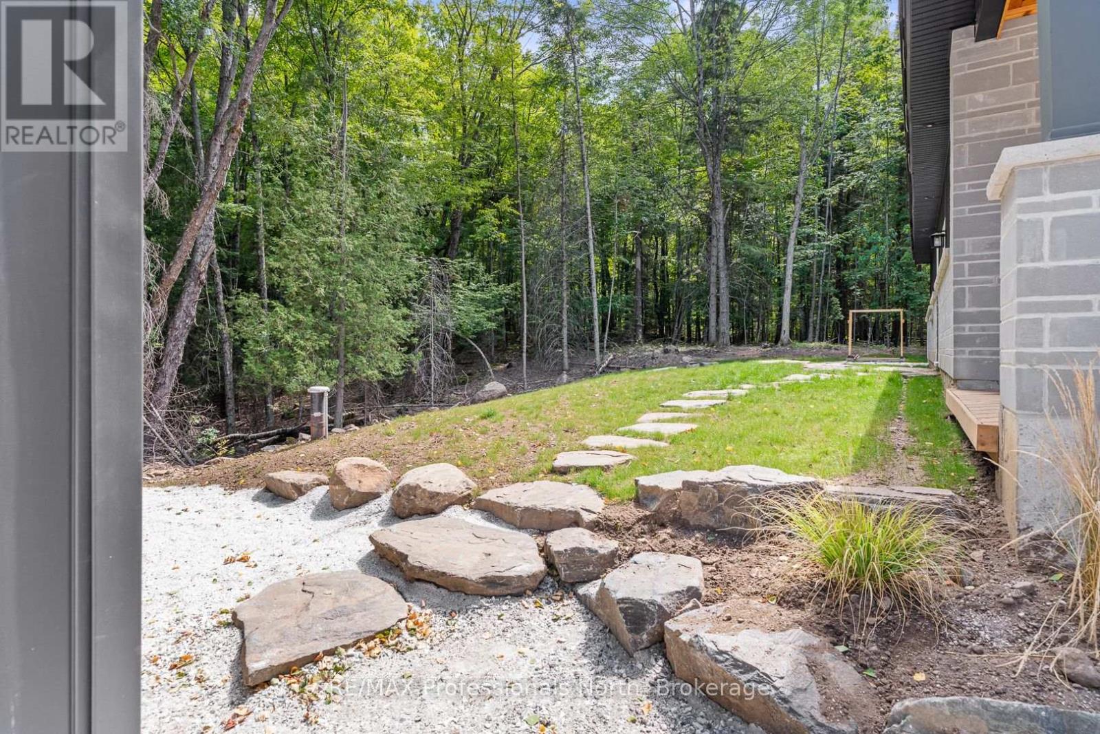 1076 Angel Road, Dysart Et Al (Guilford), Ontario  K0M 1M0 - Photo 16 - X12688670