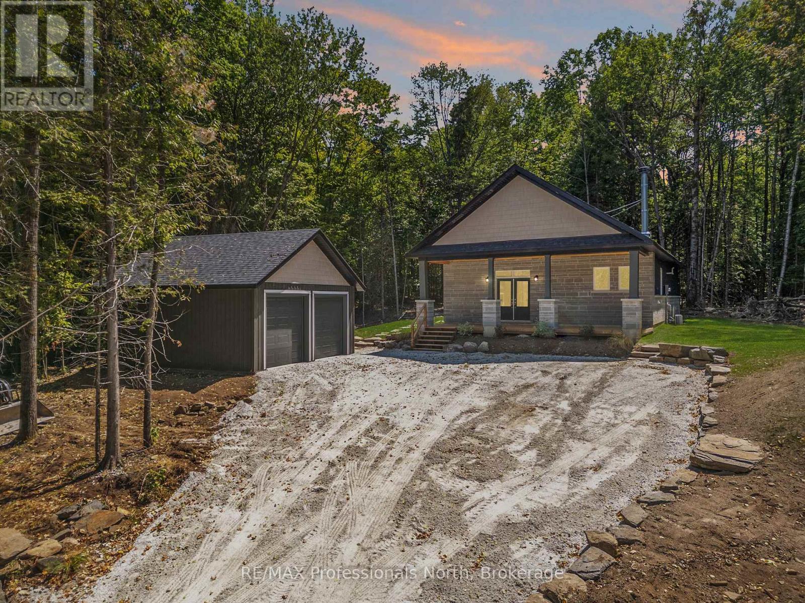 1076 Angel Road, Dysart Et Al (Guilford), Ontario  K0M 1M0 - Photo 2 - X12688670