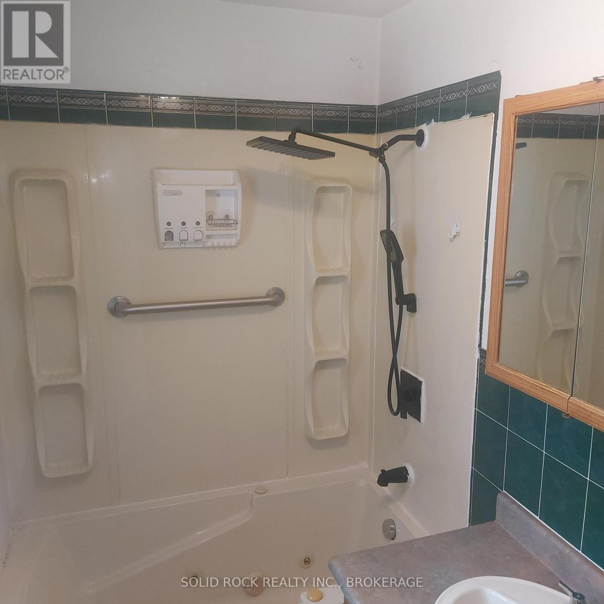 7 Orchard Drive, Belleville, Ontario K8P 2K2 - Photo 9 - X12688678