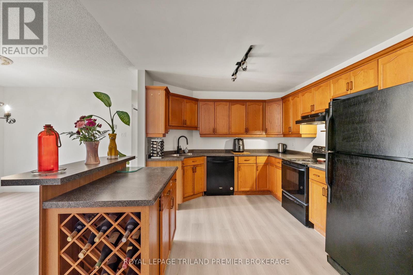 408 Brookhaven Place, London East, Ontario  N5Y 5N5 - Photo 8 - X12688734
