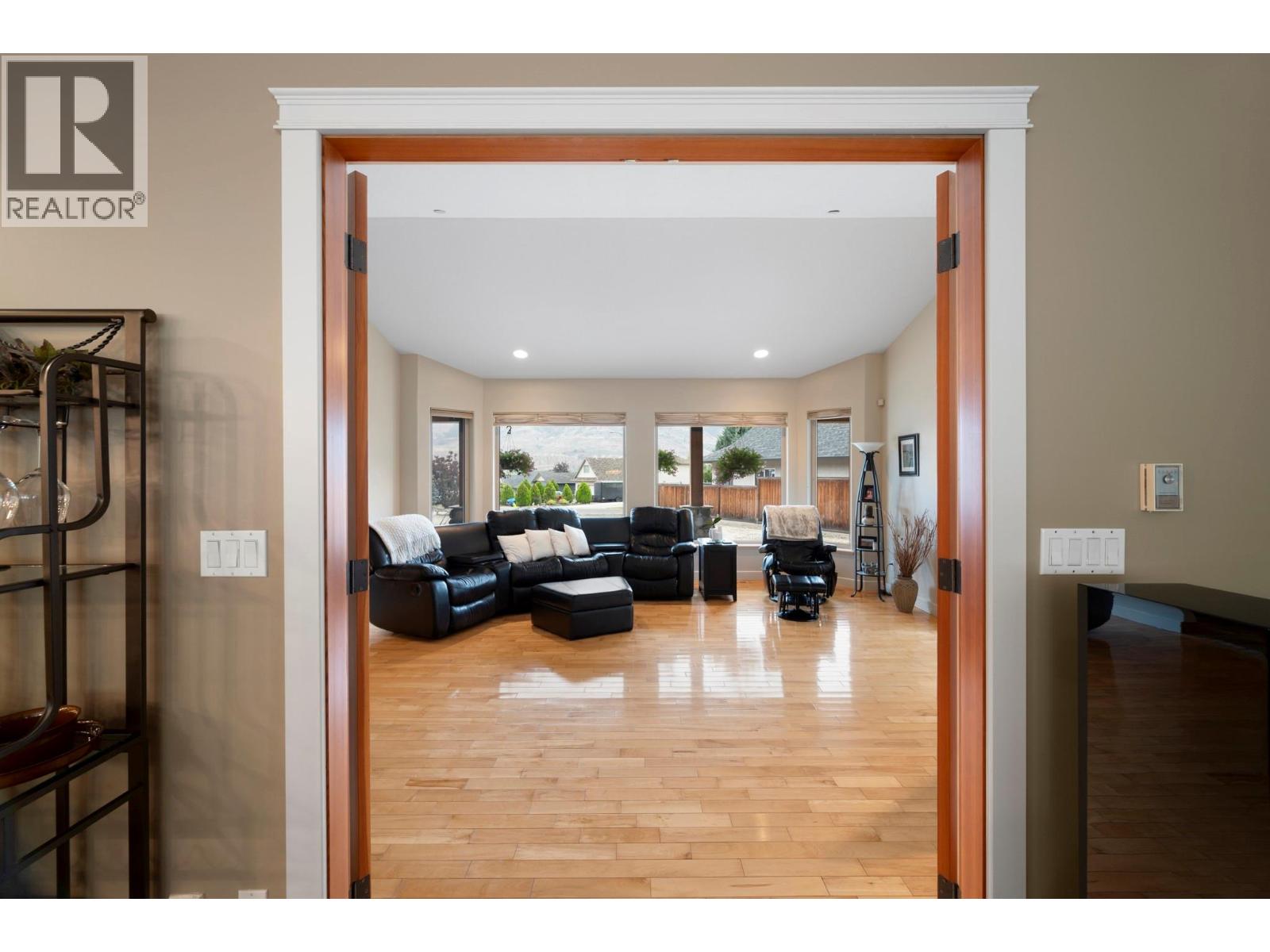 585 Coyote Drive, Kamloops, British Columbia  V2C 6T9 - Photo 8 - 10372533