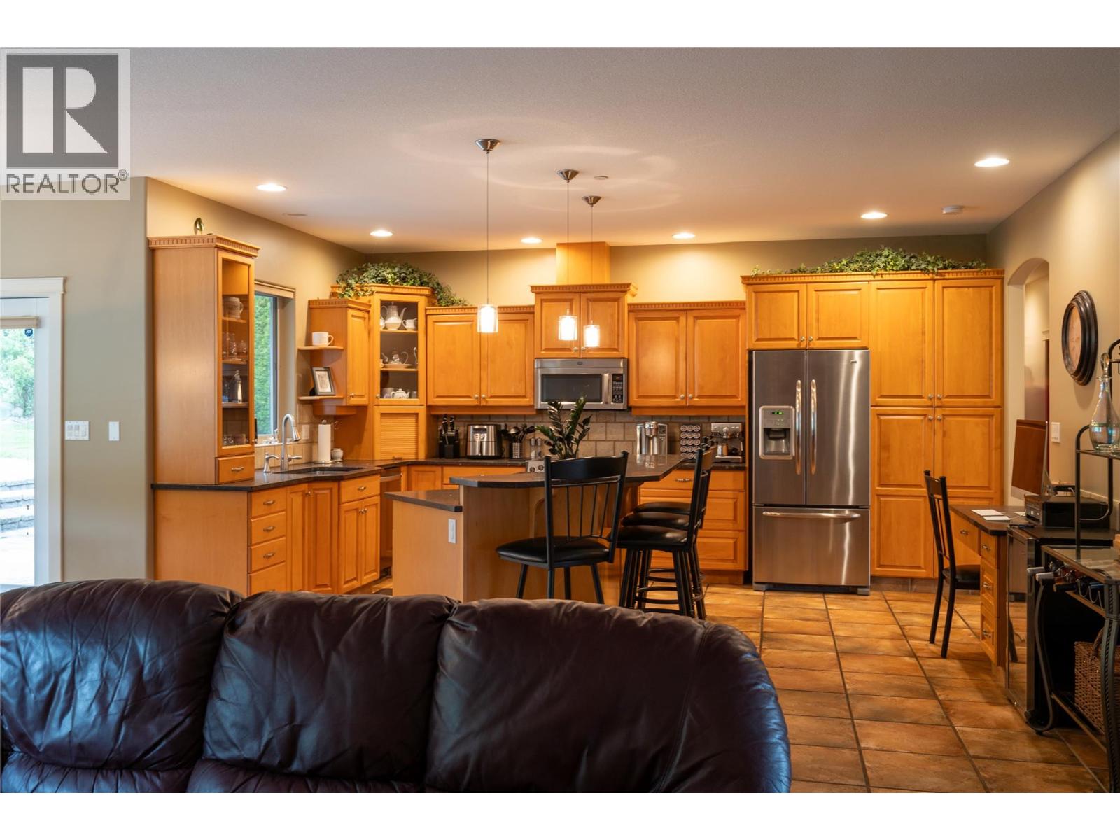 585 Coyote Drive, Kamloops, British Columbia  V2C 6T9 - Photo 17 - 10372533