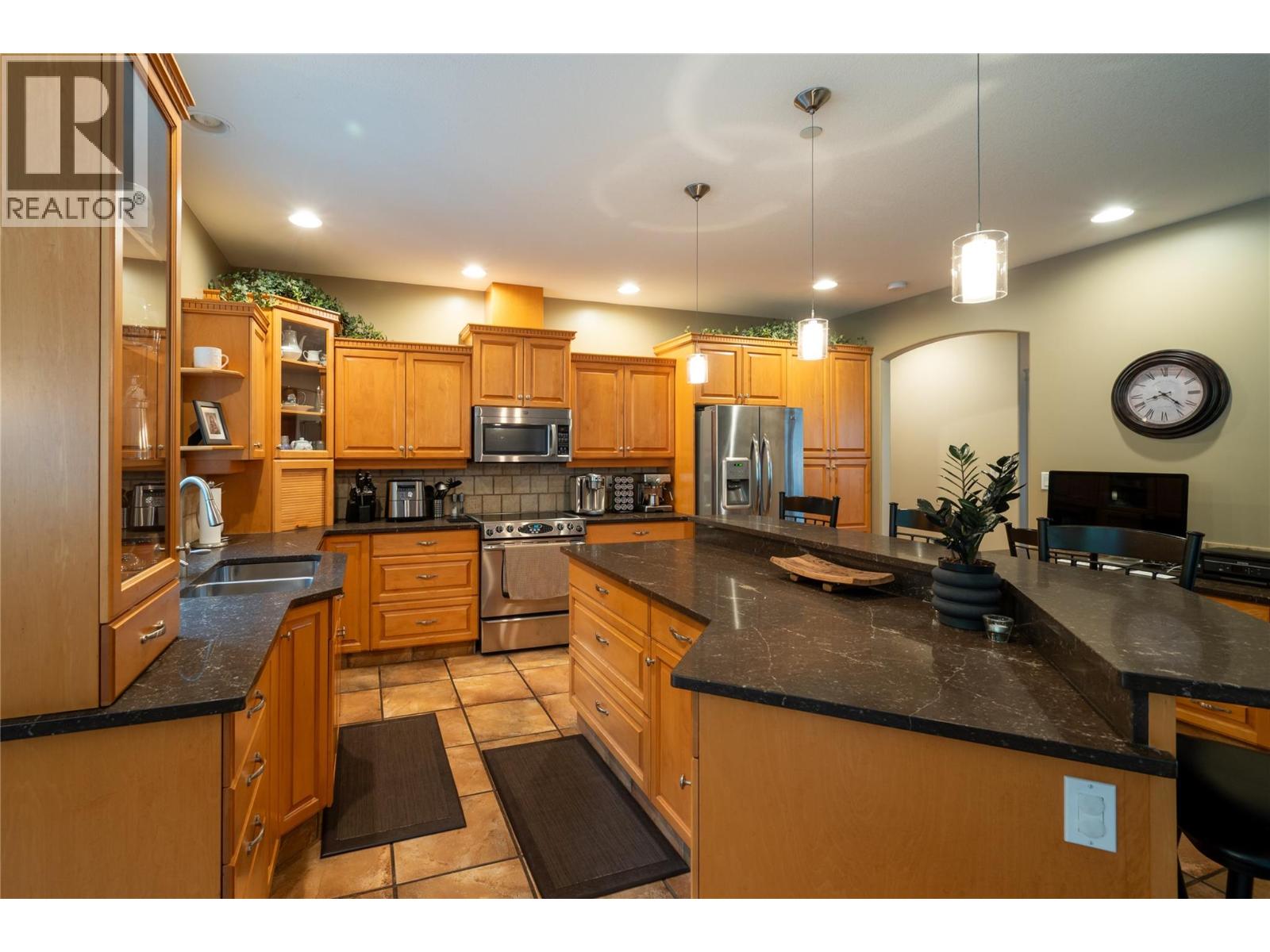 585 Coyote Drive, Kamloops, British Columbia  V2C 6T9 - Photo 13 - 10372533