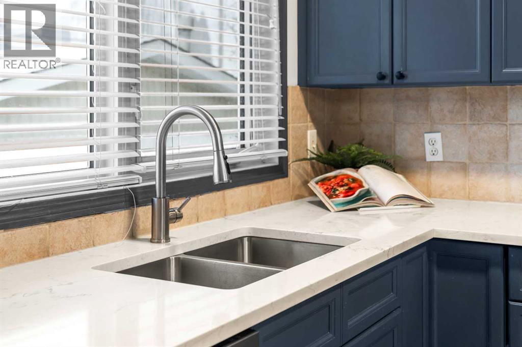 13127 Lake Crimson Drive Se, Calgary, Alberta  T2J 3K3 - Photo 12 - A2275276