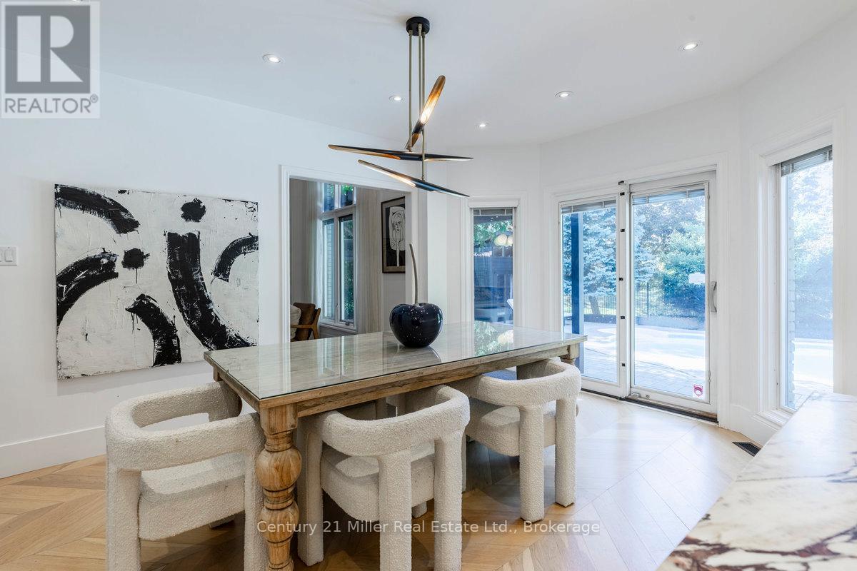 1031 Masters Green, Oakville, Ontario  L6M 2N8 - Photo 10 - W12688792