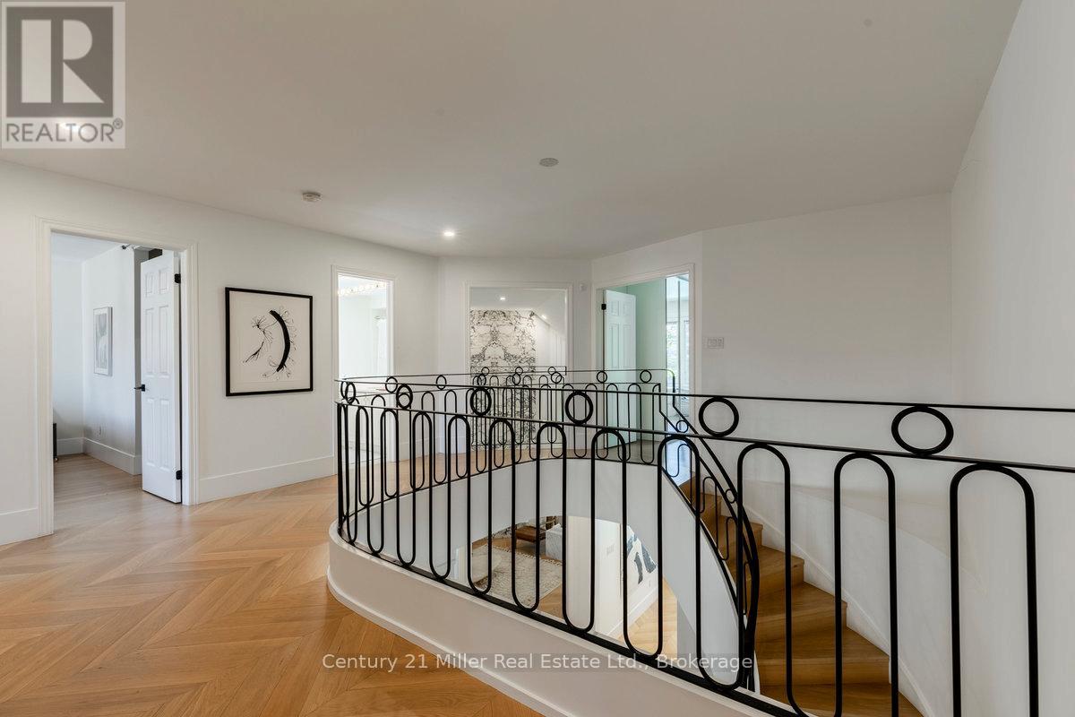 1031 Masters Green, Oakville, Ontario  L6M 2N8 - Photo 17 - W12688792