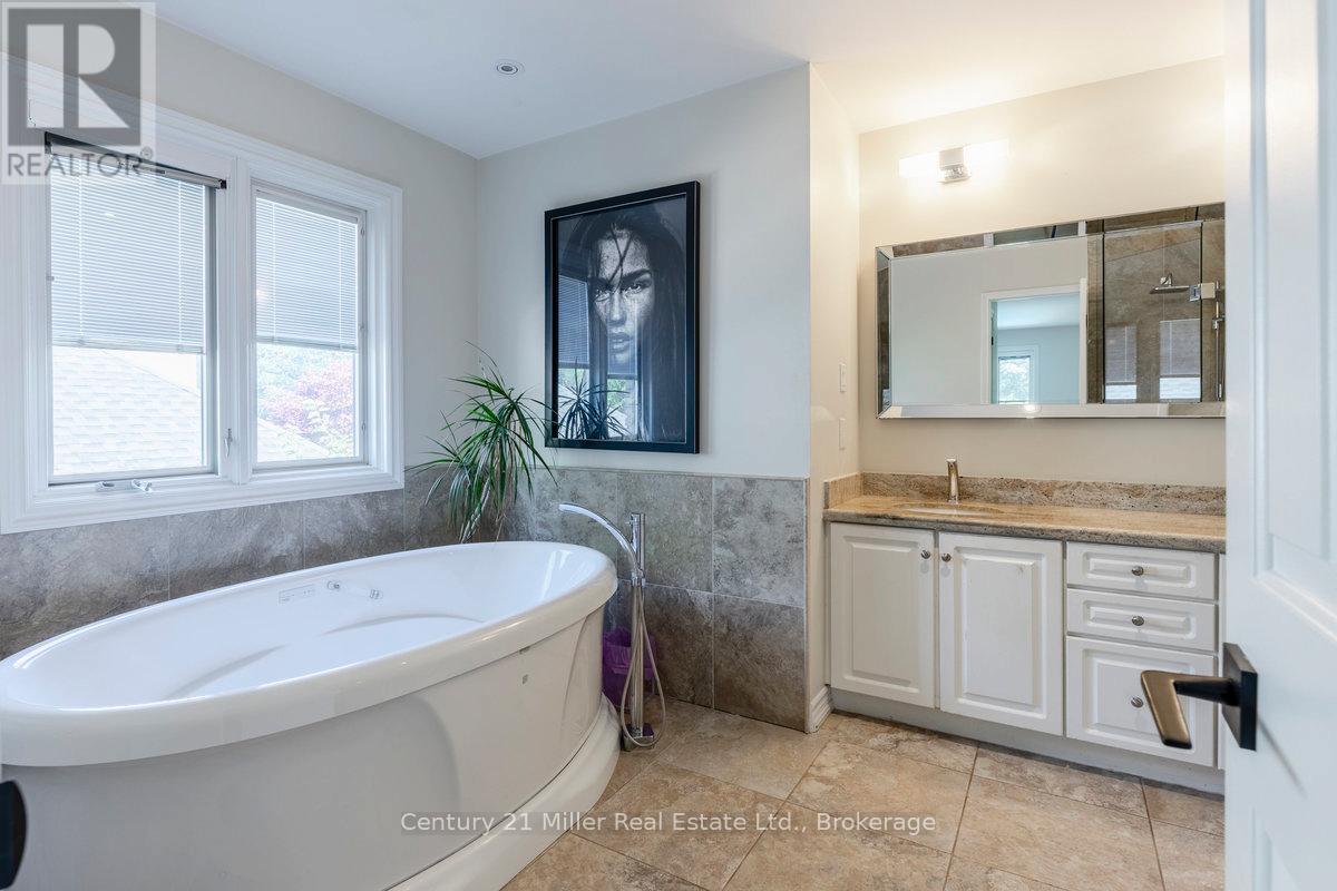 1031 Masters Green, Oakville, Ontario  L6M 2N8 - Photo 20 - W12688792