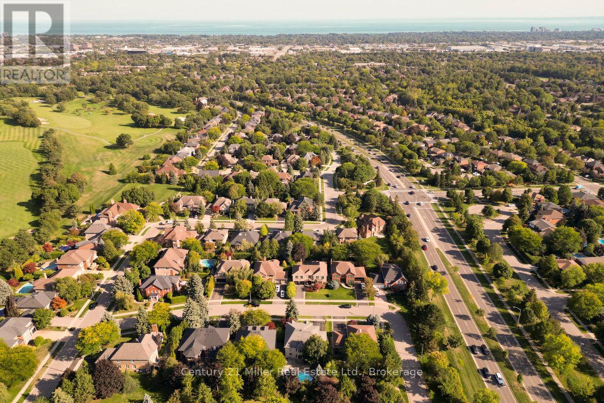 1031 Masters Green, Oakville, Ontario  L6M 2N8 - Photo 39 - W12688792