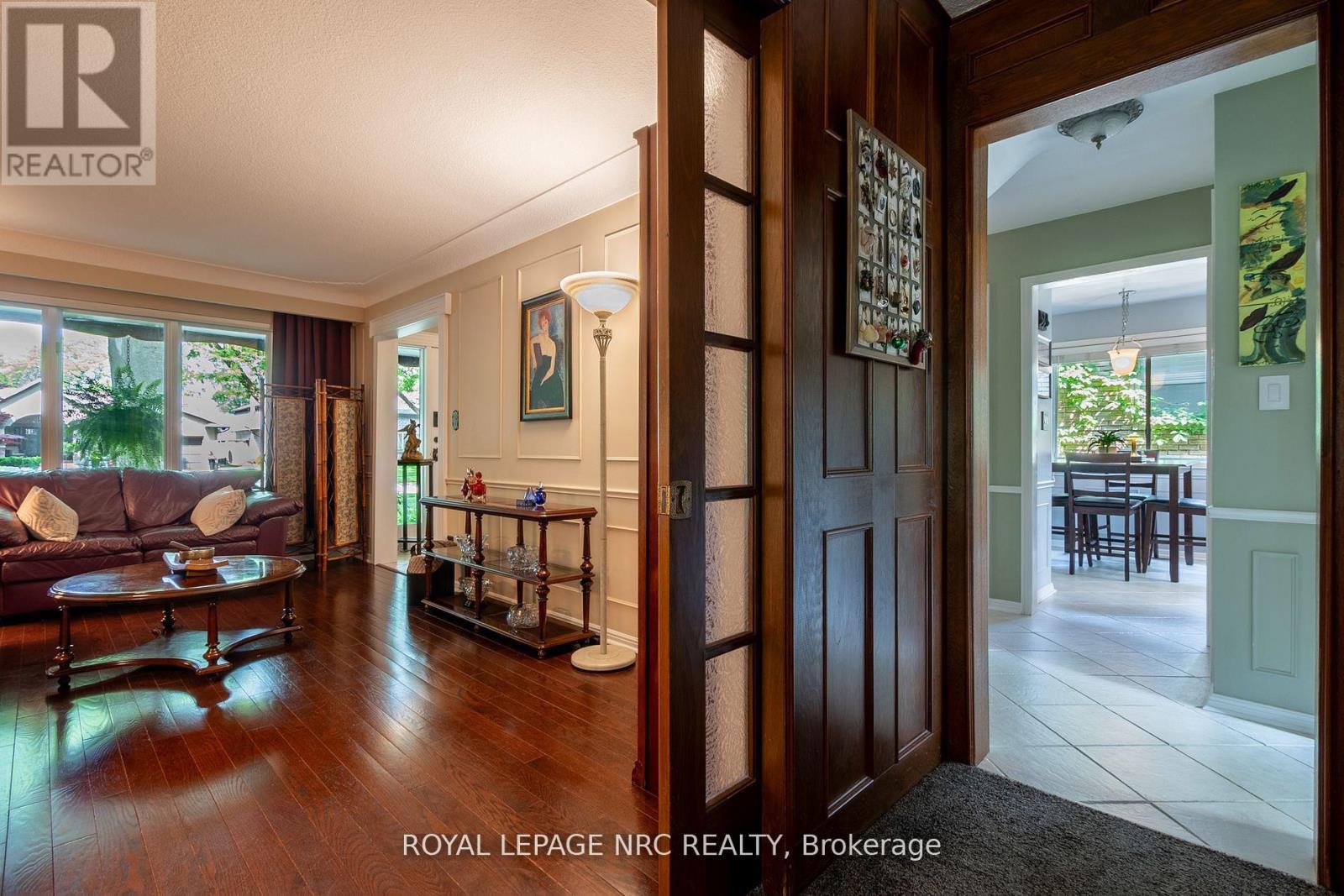 7077 Ridgewood Crescent, Niagara Falls, Ontario  L2J 2C2 - Photo 11 - X12688744