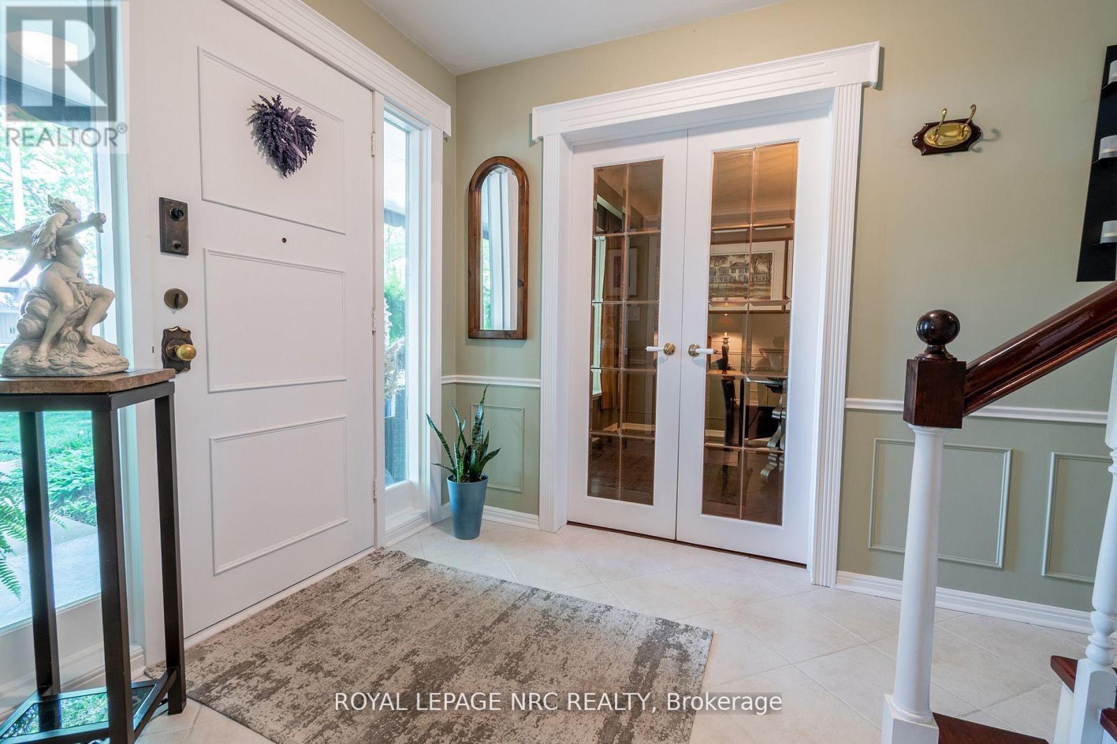 7077 Ridgewood Crescent, Niagara Falls, Ontario  L2J 2C2 - Photo 6 - X12688744