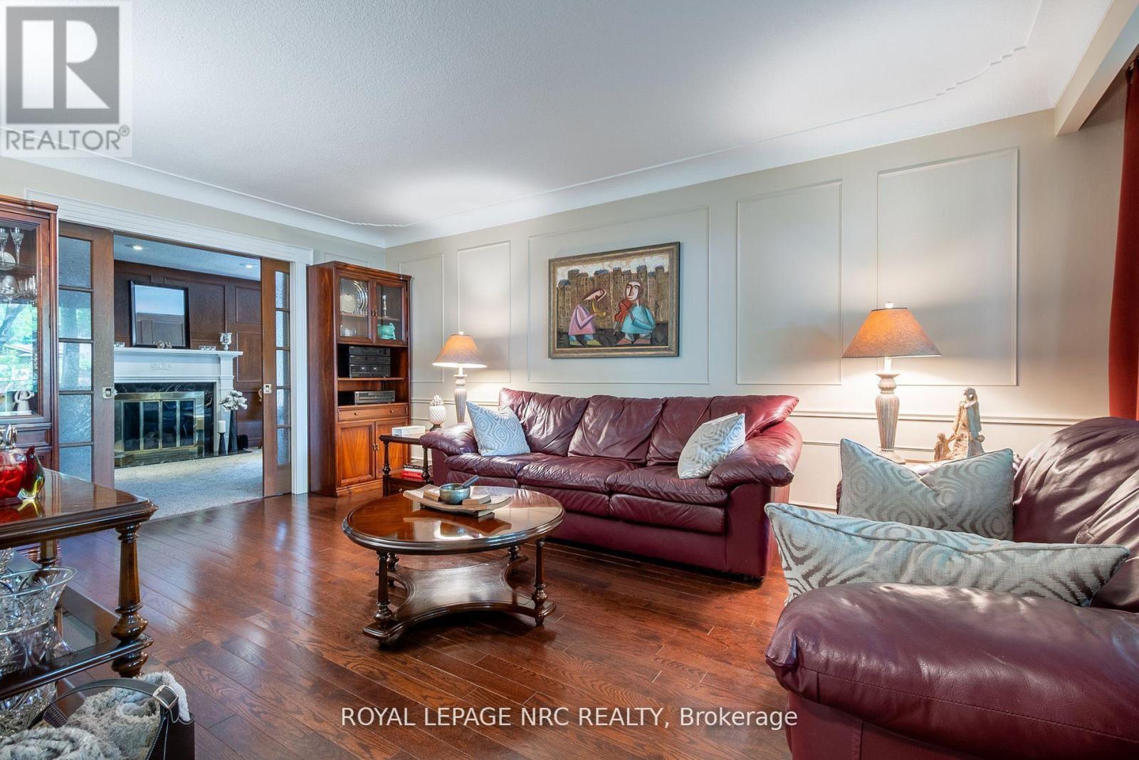 7077 Ridgewood Crescent, Niagara Falls, Ontario  L2J 2C2 - Photo 9 - X12688744