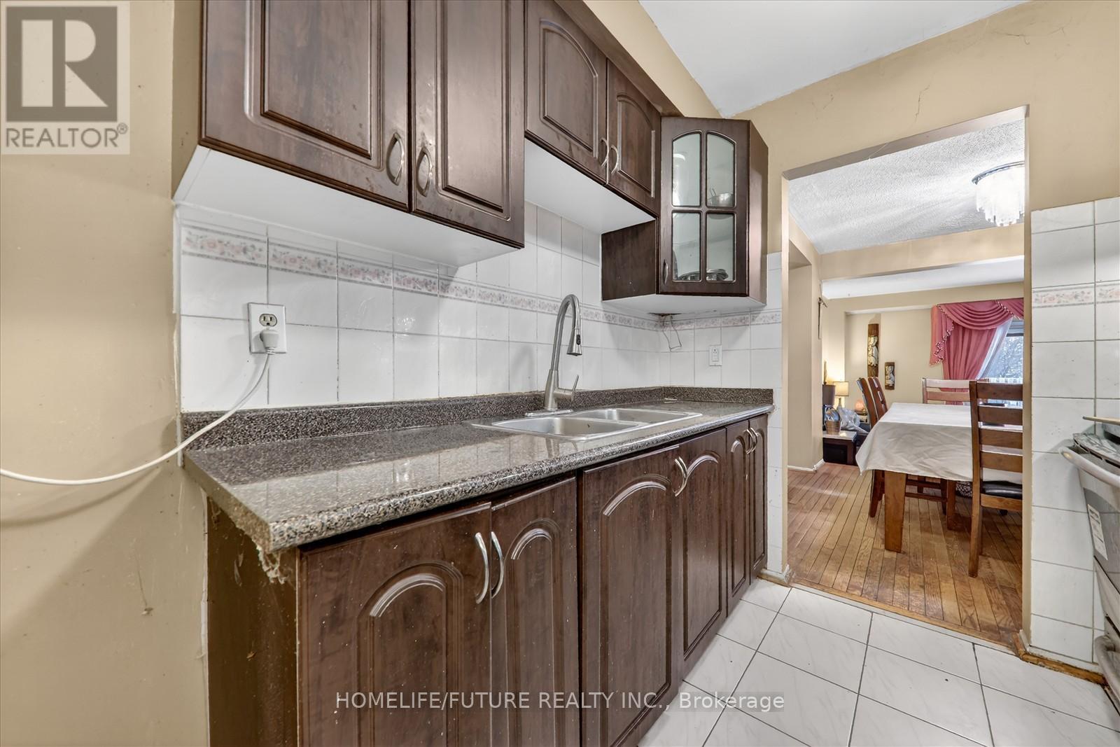 61 Warwick Castle Court, Toronto, Ontario  M1B 3E5 - Photo 12 - E12668864