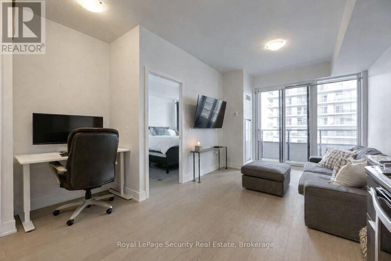 1915 - 30 Shore Breeze Drive, Toronto, Ontario  M8V 0J1 - Photo 3 - W12610798