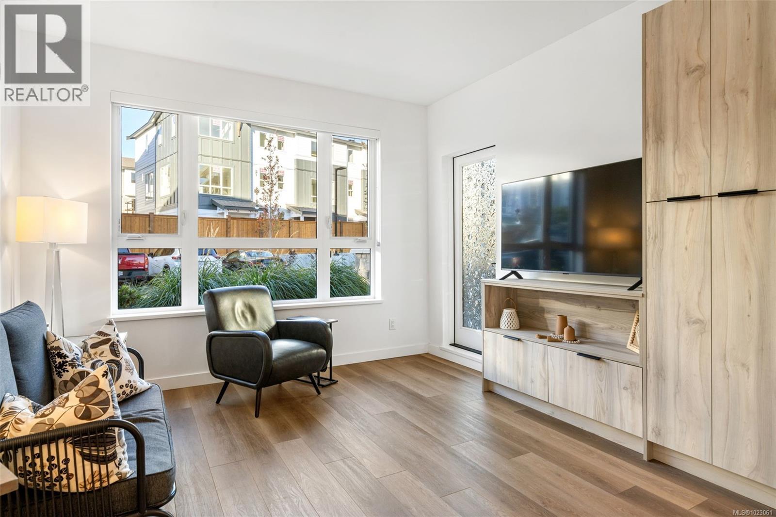 100 3564b Ryder Hesjedal Way, Colwood, British Columbia  V9C 0V3 - Photo 9 - 1023061