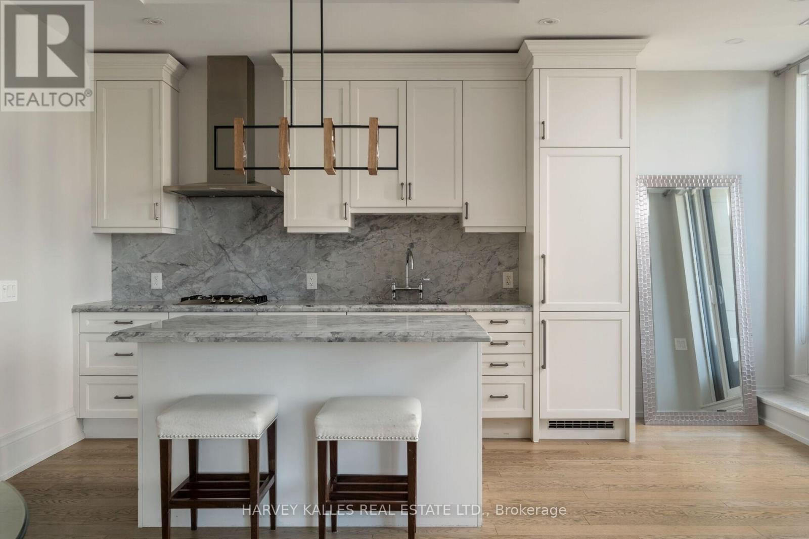 306 - 133 Hazelton Avenue, Toronto, Ontario  M5R 2E4 - Photo 4 - C12688666