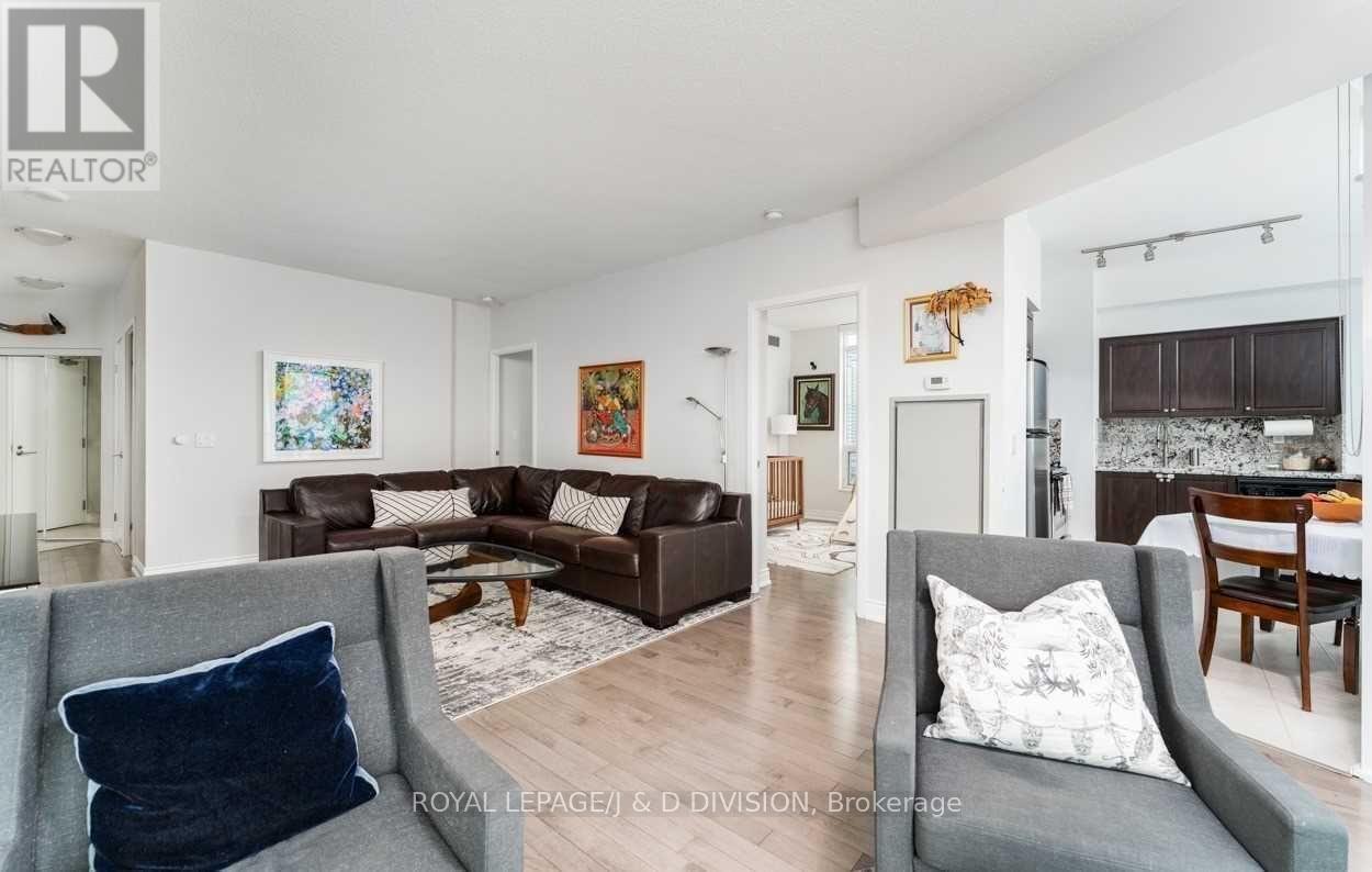 2304 - 215 Fort York Boulevard, Toronto, Ontario  M5V 4A2 - Photo 10 - C12688806