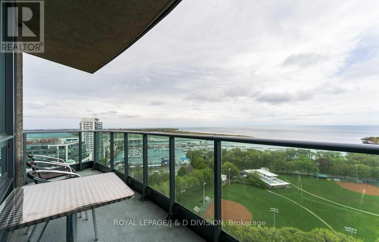 2304 - 215 Fort York Boulevard, Toronto, Ontario  M5V 4A2 - Photo 13 - C12688806