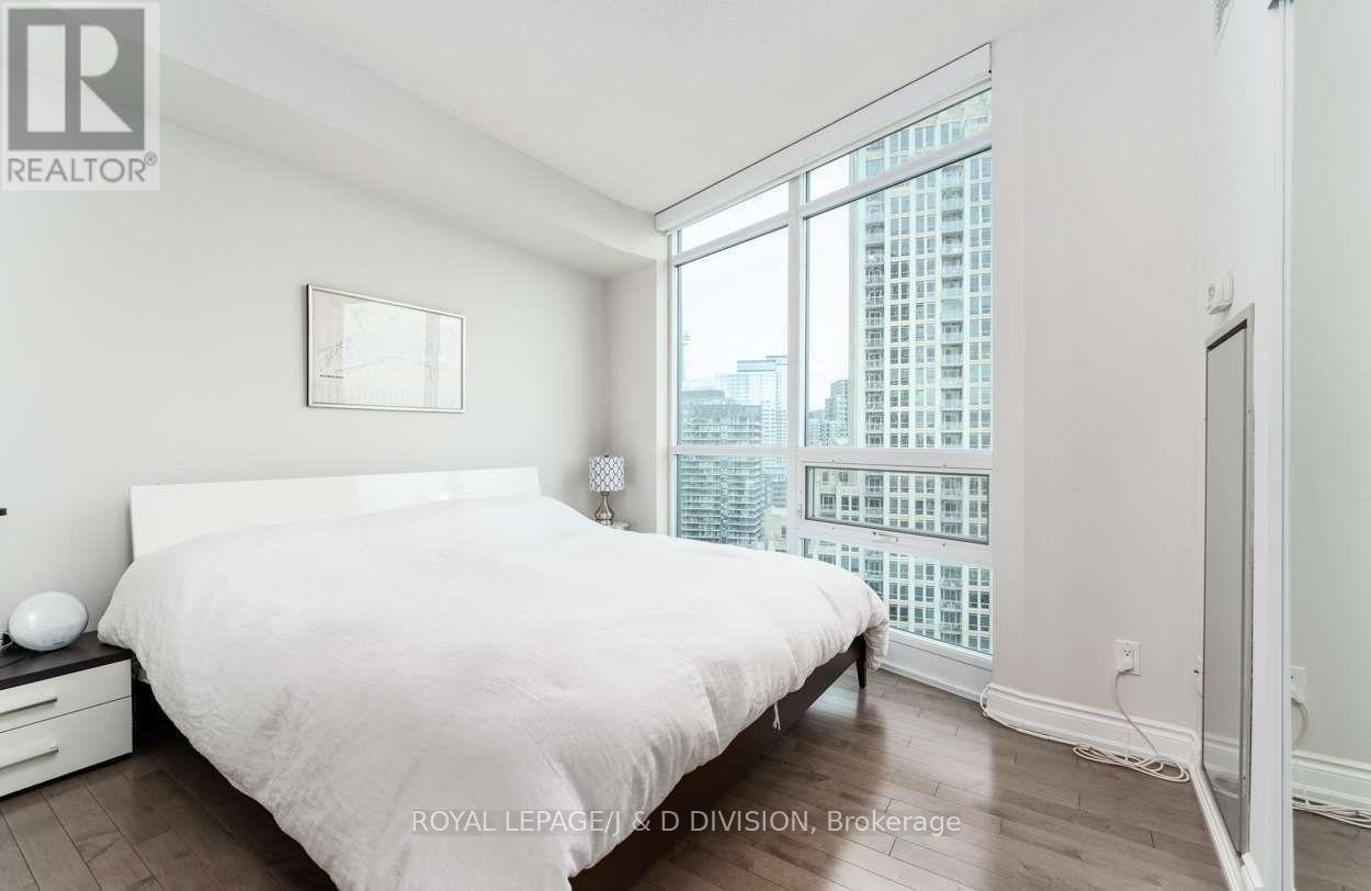 2304 - 215 Fort York Boulevard, Toronto, Ontario  M5V 4A2 - Photo 14 - C12688806