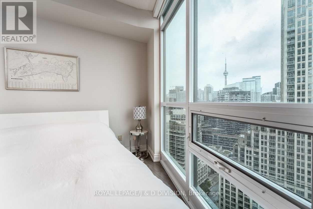 2304 - 215 Fort York Boulevard, Toronto, Ontario  M5V 4A2 - Photo 15 - C12688806