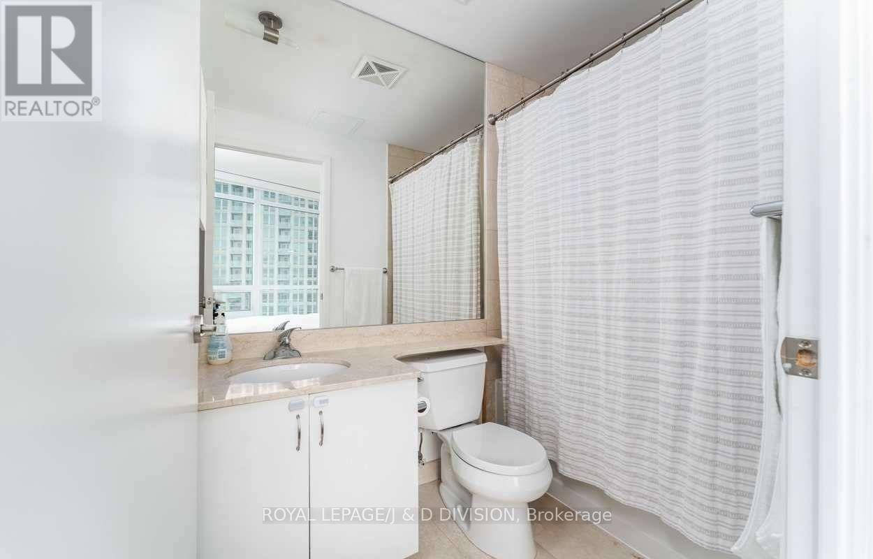 2304 - 215 Fort York Boulevard, Toronto, Ontario  M5V 4A2 - Photo 17 - C12688806