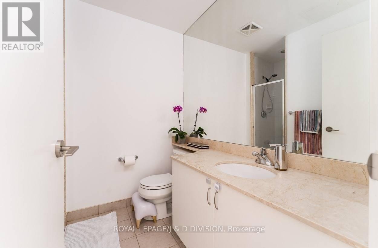 2304 - 215 Fort York Boulevard, Toronto, Ontario  M5V 4A2 - Photo 18 - C12688806