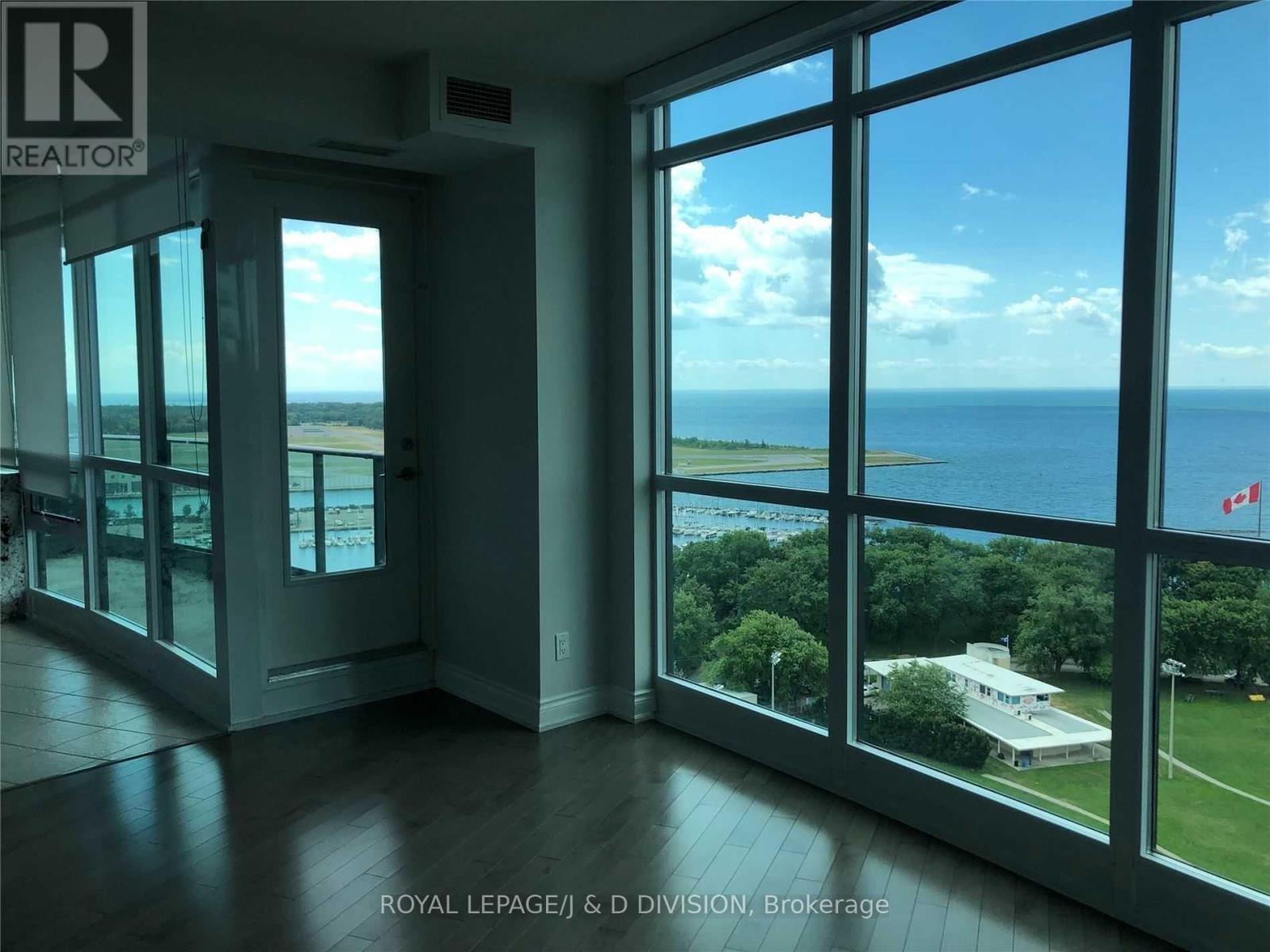 2304 - 215 Fort York Boulevard, Toronto, Ontario  M5V 4A2 - Photo 3 - C12688806