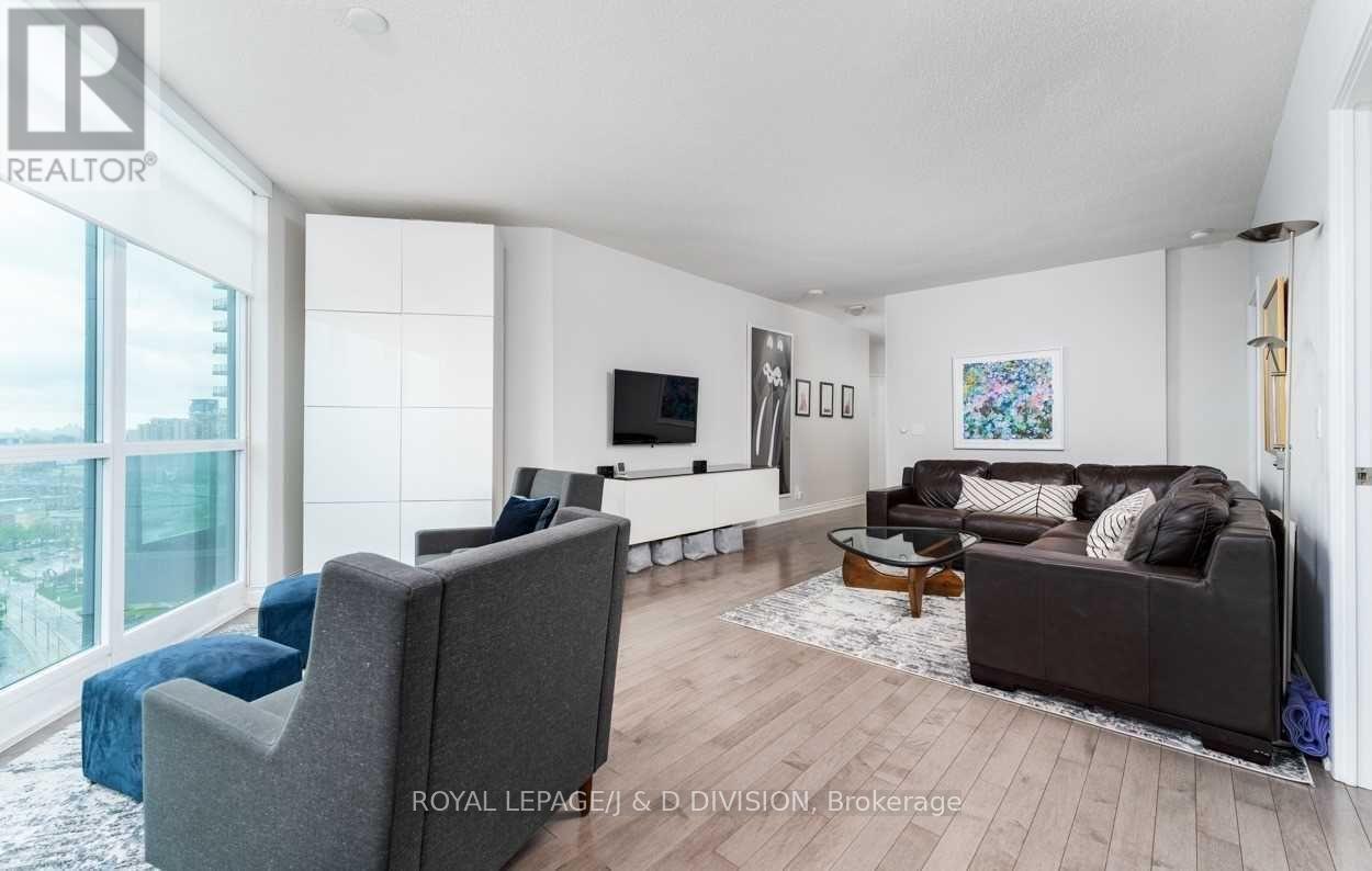 2304 - 215 Fort York Boulevard, Toronto, Ontario  M5V 4A2 - Photo 7 - C12688806