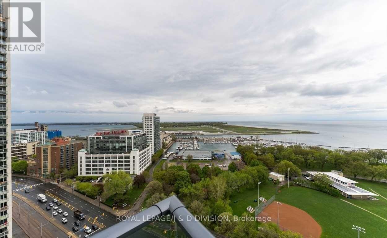 2304 - 215 Fort York Boulevard, Toronto, Ontario  M5V 4A2 - Photo 9 - C12688806