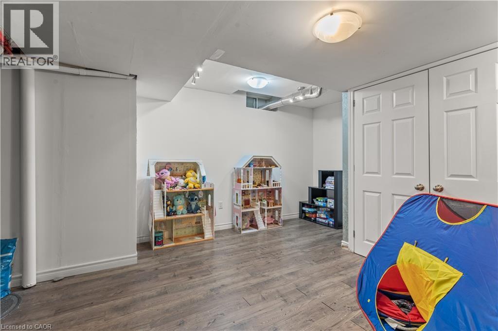 20 Pentland Road, Waterdown, Ontario  L0R 2H5 - Photo 33 - 40797808