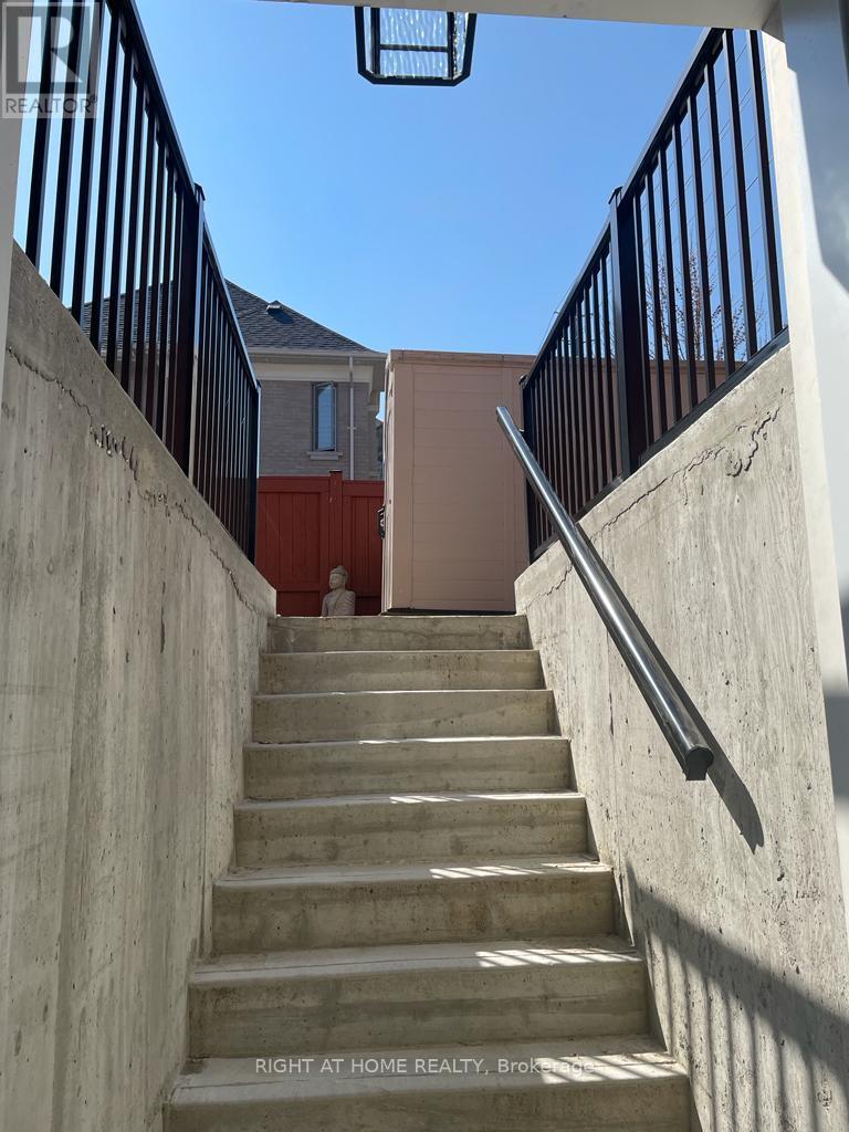 31 (Basement) - 1815 Fairport Road, Pickering, Ontario  L1V 0E3 - Photo 14 - E12688646