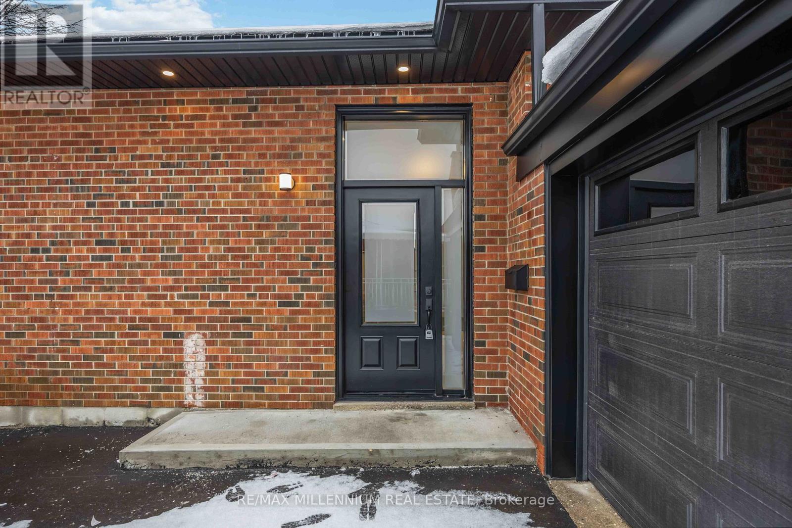 131 Applefield Drive, Toronto, Ontario  M1P 3Y5 - Photo 4 - E12688768