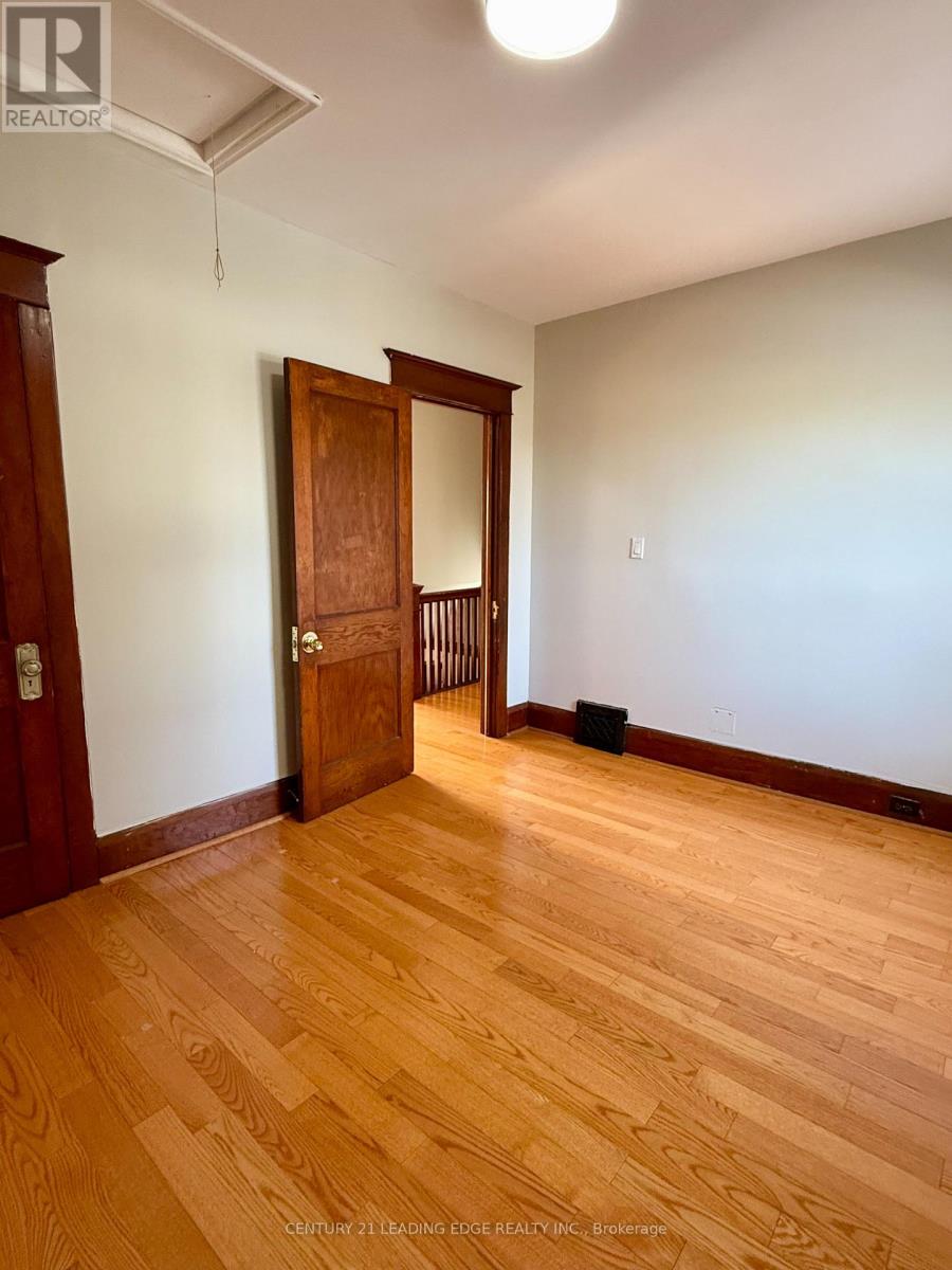 Main - 28 Gates Avenue, Toronto, Ontario  M4C 1S9 - Photo 10 - E12688848