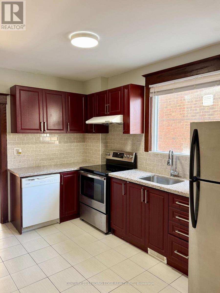 Main - 28 Gates Avenue, Toronto, Ontario  M4C 1S9 - Photo 3 - E12688848