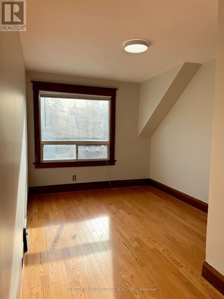 Main - 28 Gates Avenue, Toronto, Ontario  M4C 1S9 - Photo 7 - E12688848