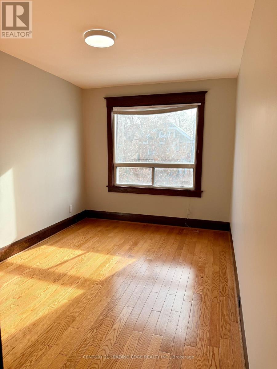 Main - 28 Gates Avenue, Toronto, Ontario  M4C 1S9 - Photo 8 - E12688848