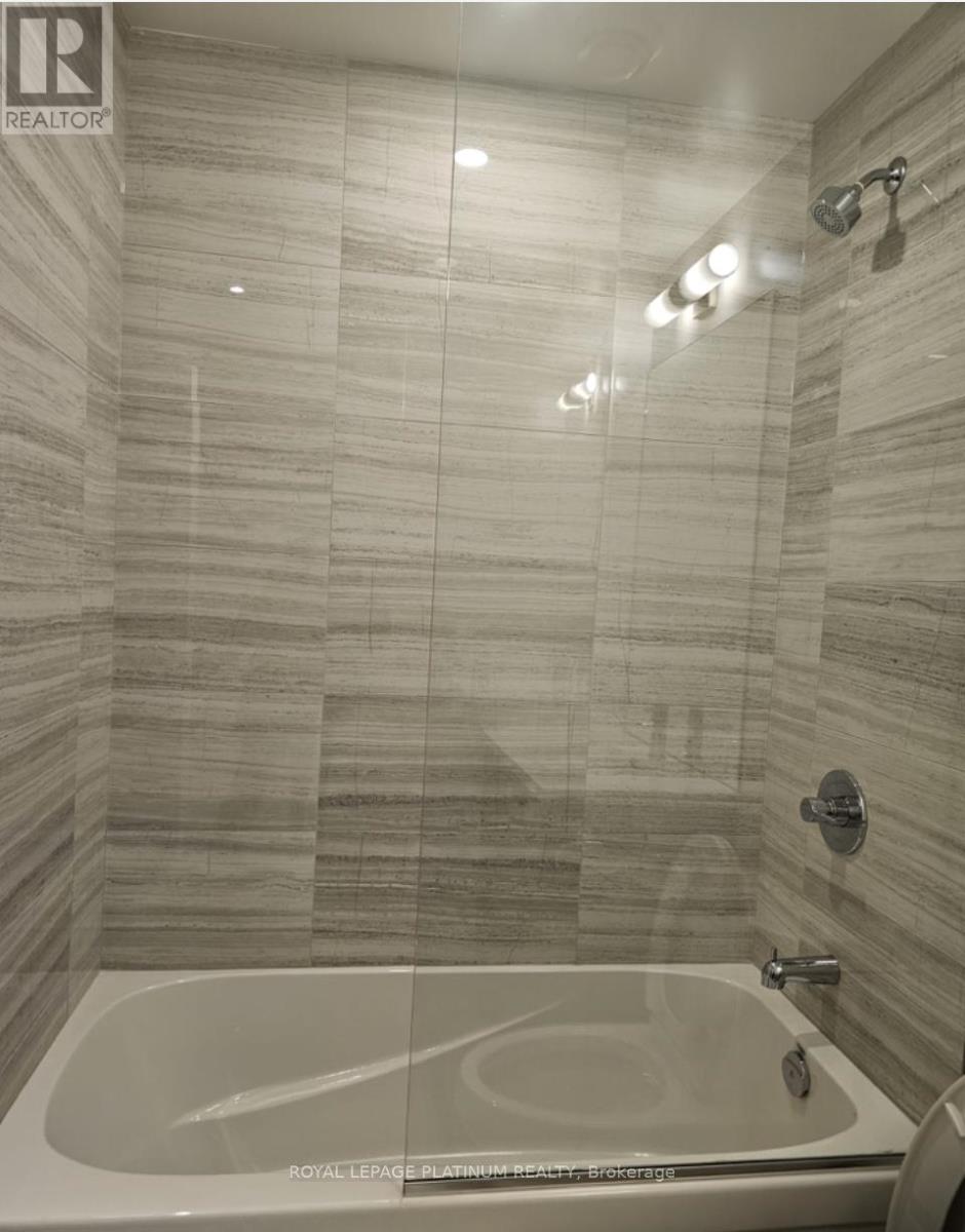 3512 - 8 Interchange Way, Vaughan, Ontario  L4K 0R2 - Photo 8 - N12688682