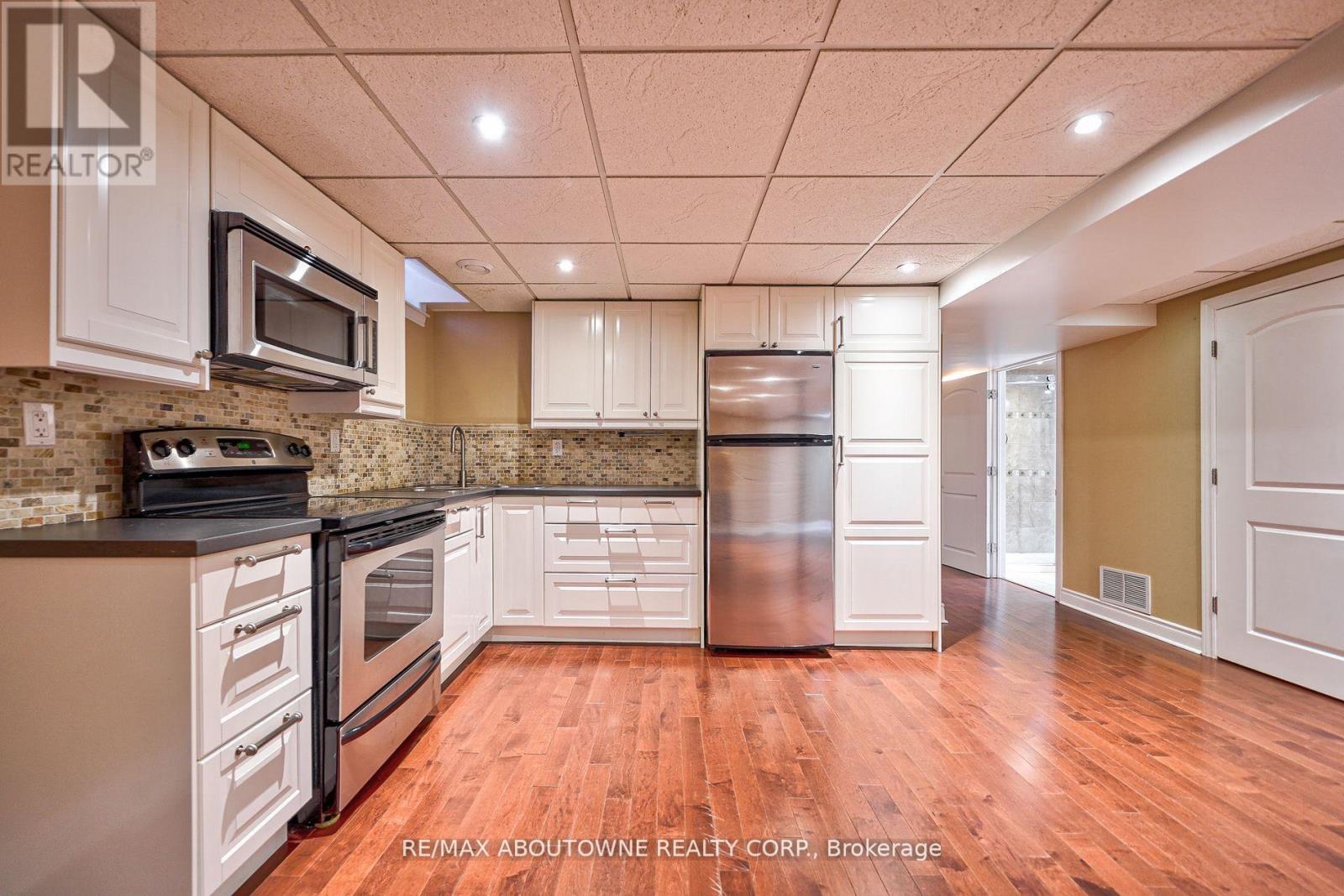 104 Cabinet Crescent, Vaughan, Ontario  L4L 6E6 - Photo 7 - N12688686