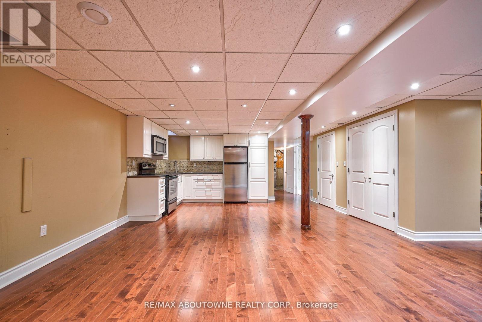 104 Cabinet Crescent, Vaughan, Ontario  L4L 6E6 - Photo 8 - N12688686