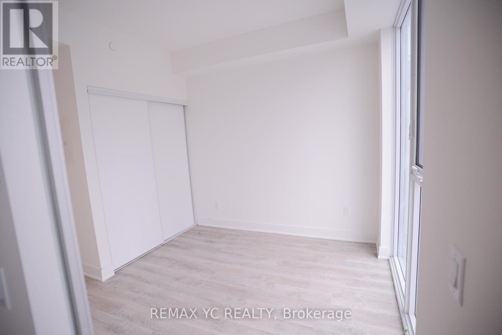 501 - 185 Deerfield Road, Newmarket, Ontario  L3Y 0G7 - Photo 10 - N12688692