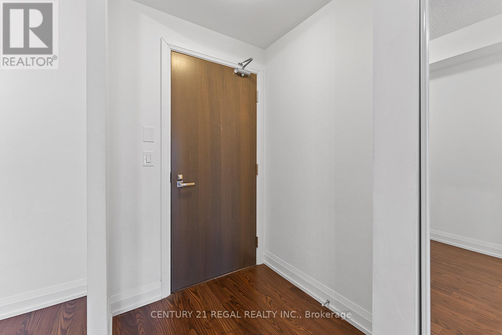 2212 - 7171 Yonge Street, Markham, Ontario  L3T 0C5 - Photo 2 - N12688808