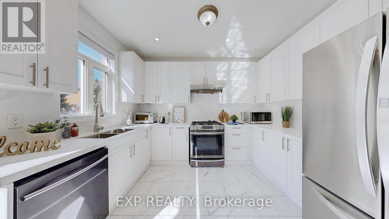 19 La Rocca Avenue, Vaughan, Ontario  L4H 2B6 - Photo 11 - N12688830