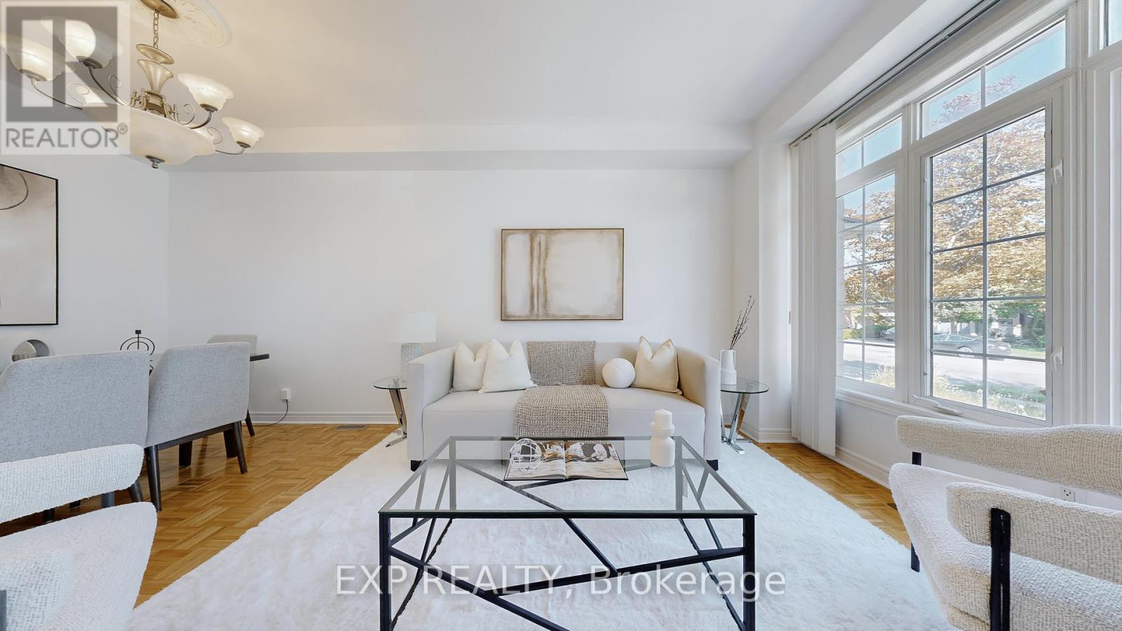 19 La Rocca Avenue, Vaughan, Ontario  L4H 2B6 - Photo 5 - N12688830