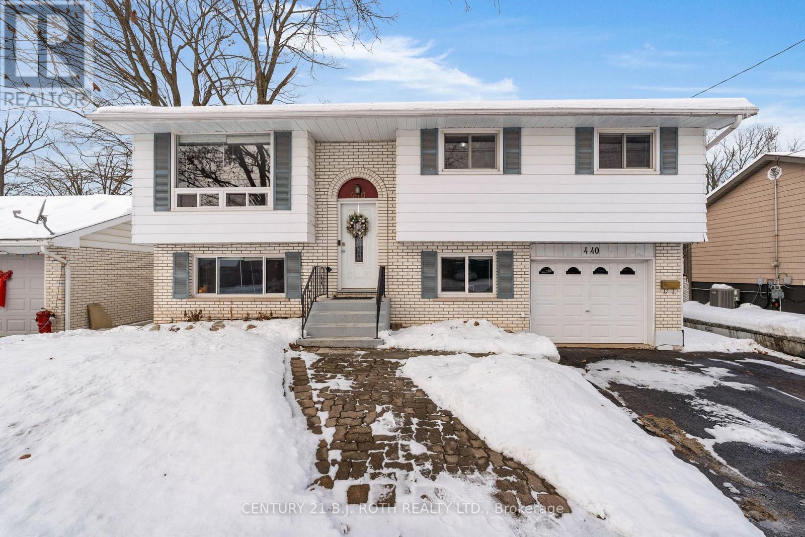 440 Barrie Road, Orillia, Ontario  L3V 6L9 - Photo 3 - S12688878