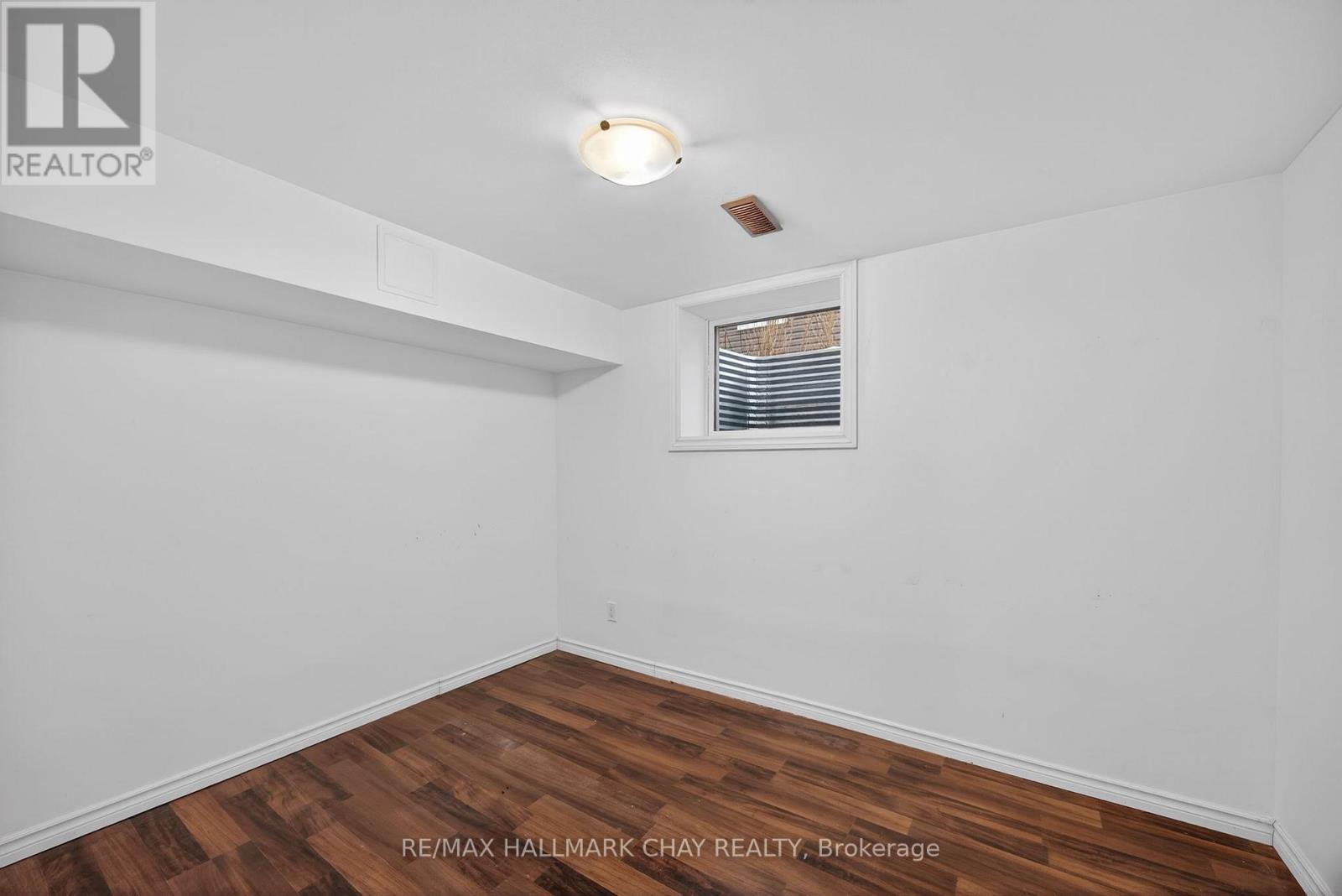 Lower Unit - 8 Newton Street, Barrie, Ontario  L4M 3N3 - Photo 11 - S12688884