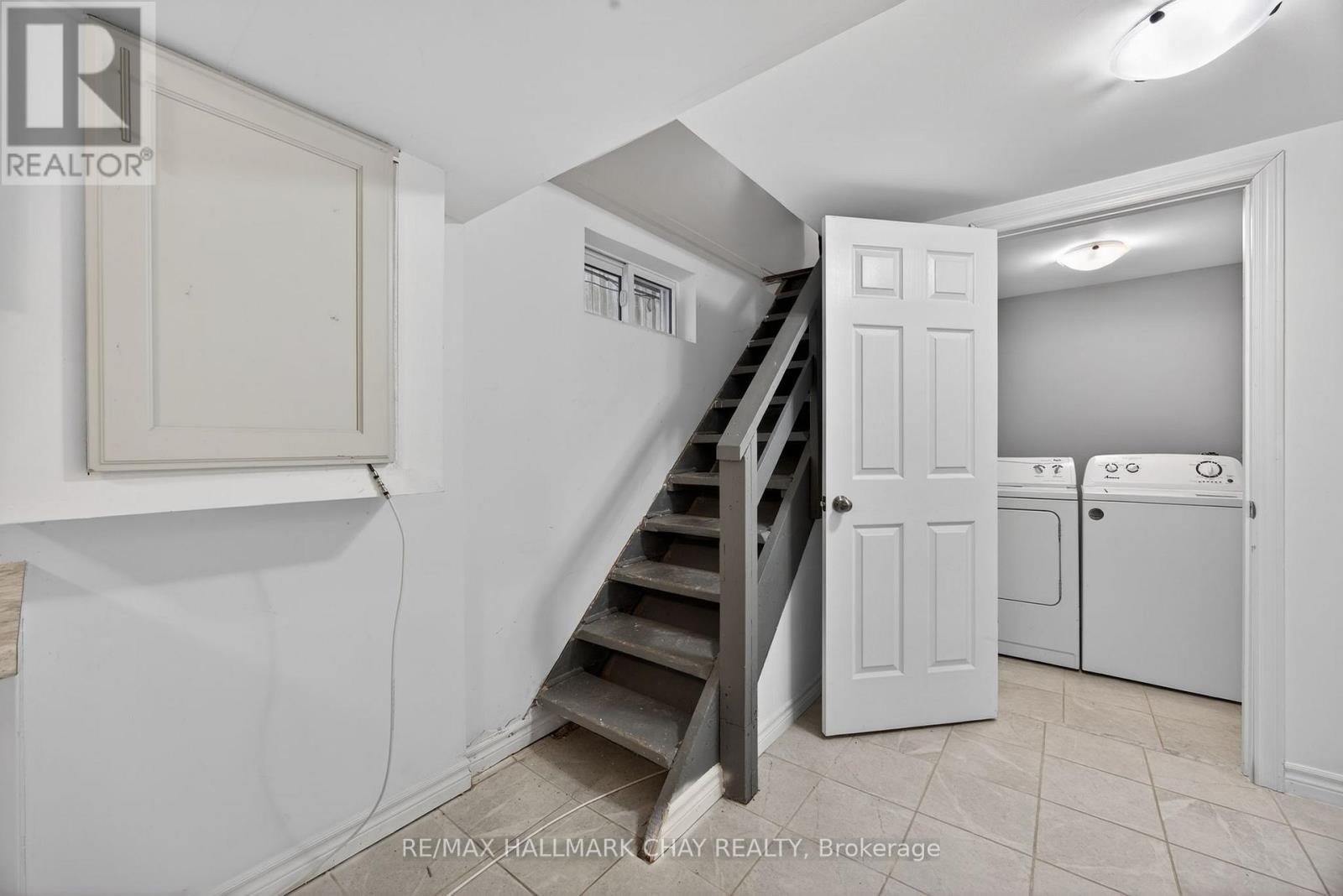 Lower Unit - 8 Newton Street, Barrie, Ontario  L4M 3N3 - Photo 4 - S12688884