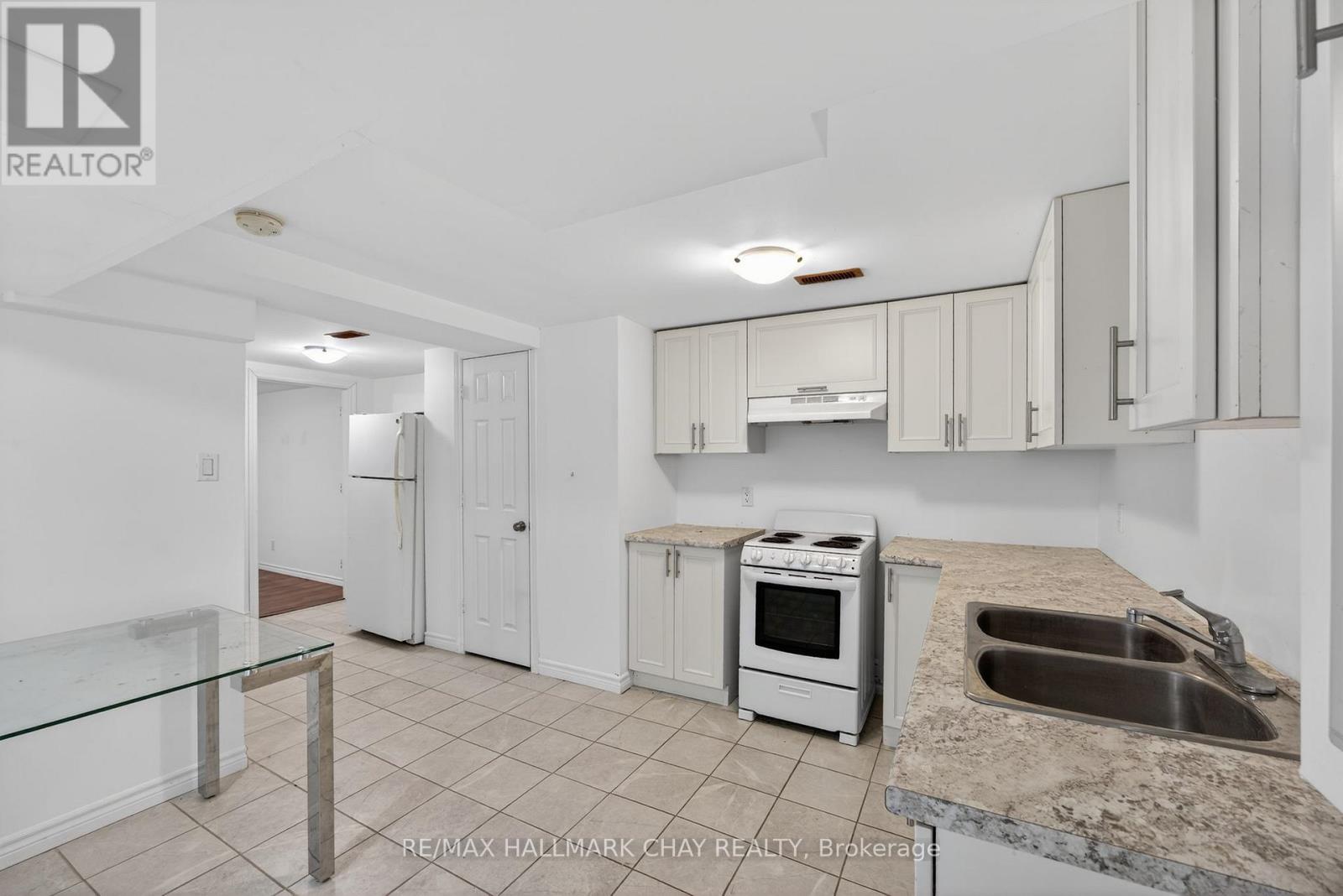 Lower Unit - 8 Newton Street, Barrie, Ontario  L4M 3N3 - Photo 7 - S12688884