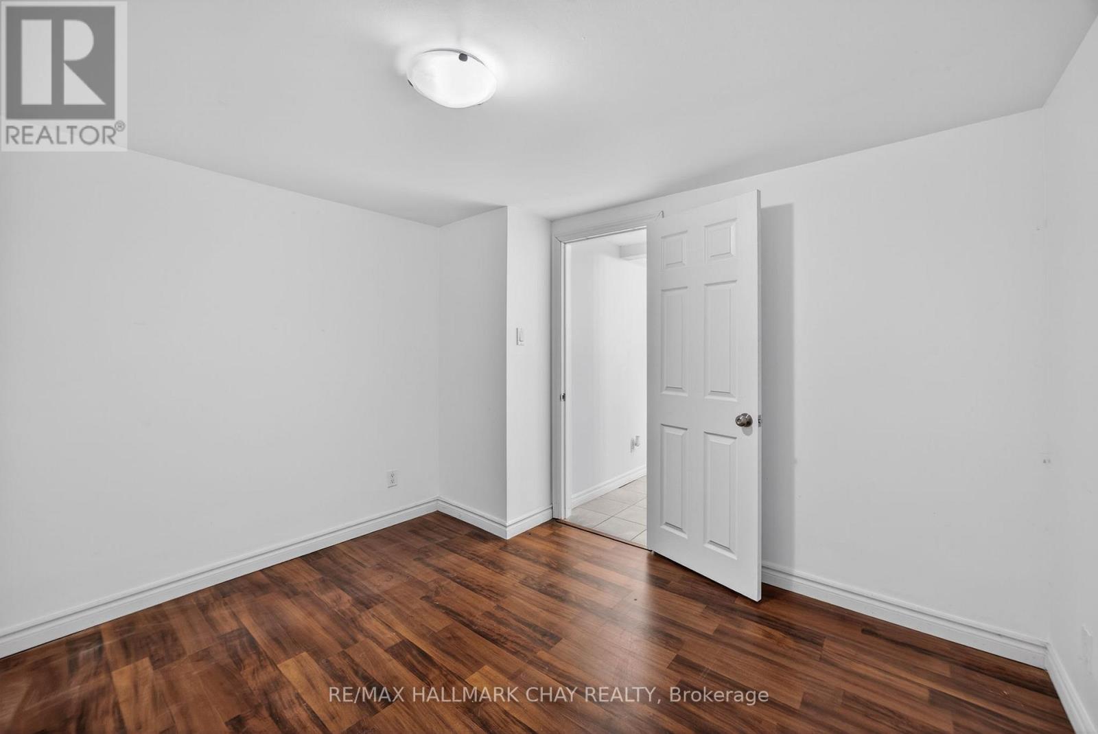 Lower Unit - 8 Newton Street, Barrie, Ontario  L4M 3N3 - Photo 8 - S12688884