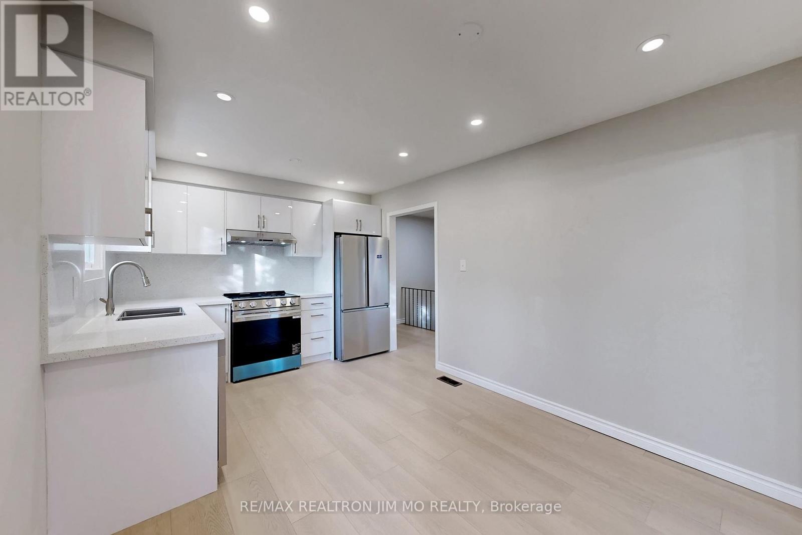 31 Angus Drive, Toronto, Ontario  M2J 2W9 - Photo 10 - C12686016