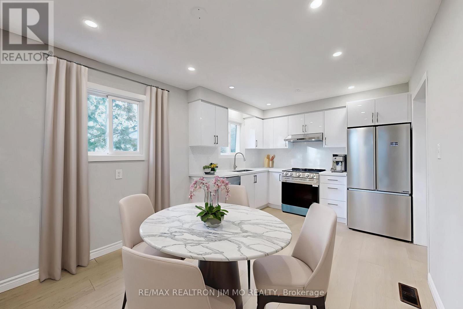 31 Angus Drive, Toronto, Ontario  M2J 2W9 - Photo 11 - C12686016