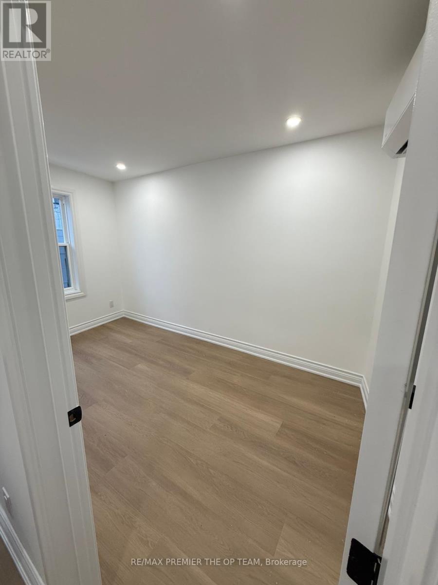 Upper Level - 54 Vaughan Road, Toronto, Ontario  M6G 2N4 - Photo 6 - C12687388